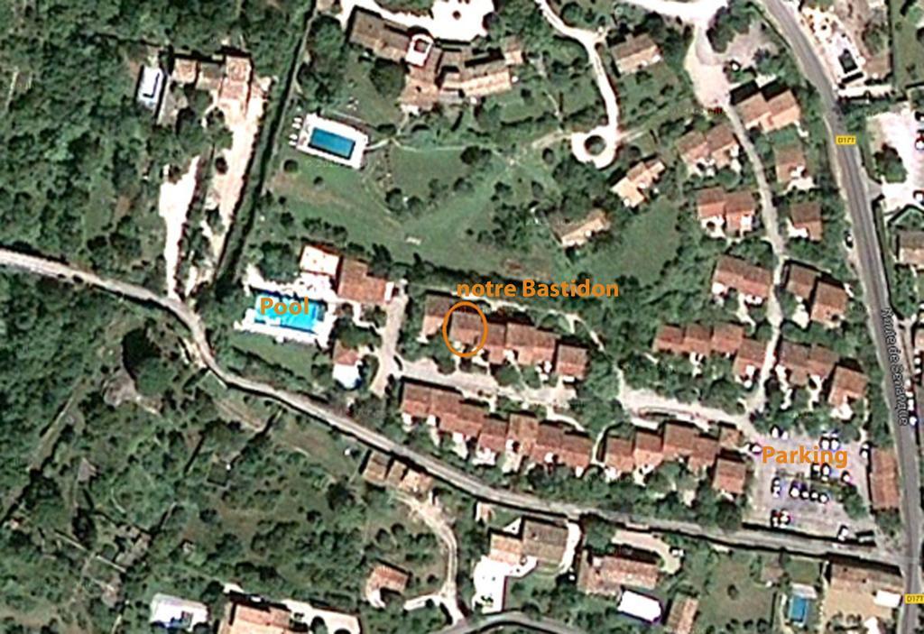 Cypres Du Paradis A Gordes Kültér fotó