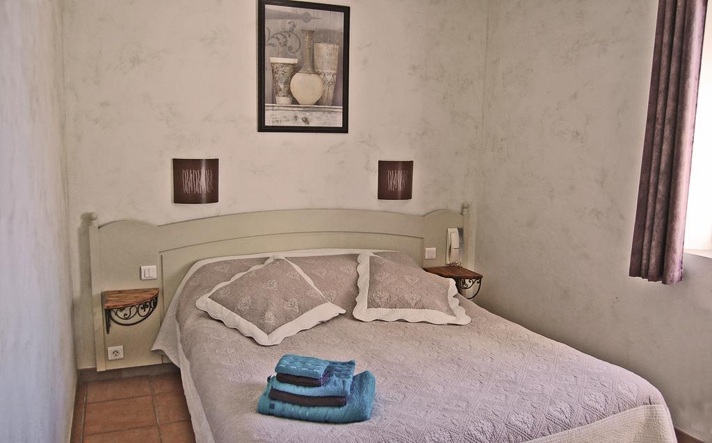 Cypres Du Paradis A Gordes Kültér fotó