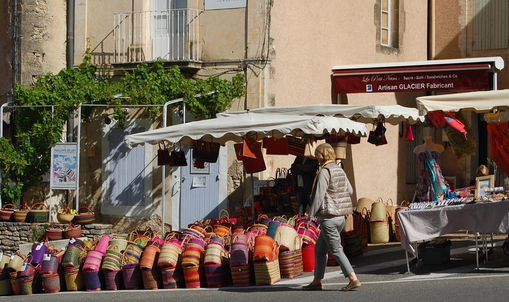 Cypres Du Paradis A Gordes Kültér fotó